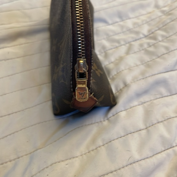 Louis Vuitton cosmetic pouch make up bag tolitery travel bag lv made in Spain - Picture 4 of 12